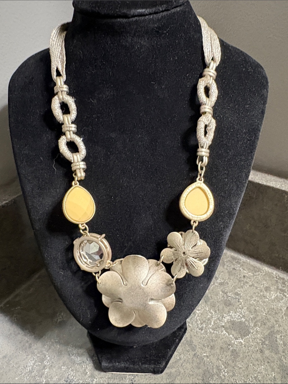 LOFT Yellow and Gold Floral Statement Necklace - Picture 5 of 13